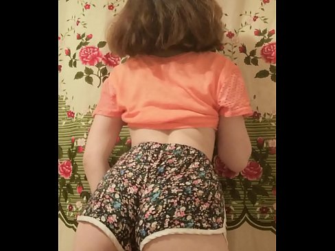 ❤️ Sexy na batang babe na hinuhubad ang kanyang shorts sa camera ❤❌ Fuck video sa amin