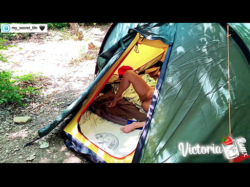 ❤️ Nakuha sa camera Madamdaming haltak off Stranger in a tent ❤❌ Fuck video sa amin