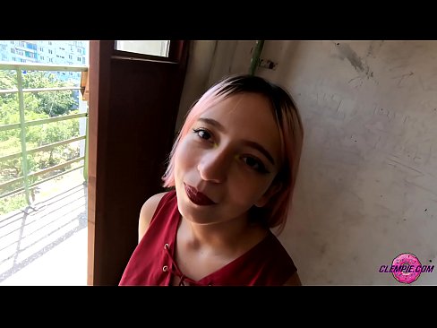 ❤️ Sinipsip ng Sensual ng Mag-aaral ang Isang Estranghero sa Outback - Cum On His Face ❤❌ Fuck video sa amin